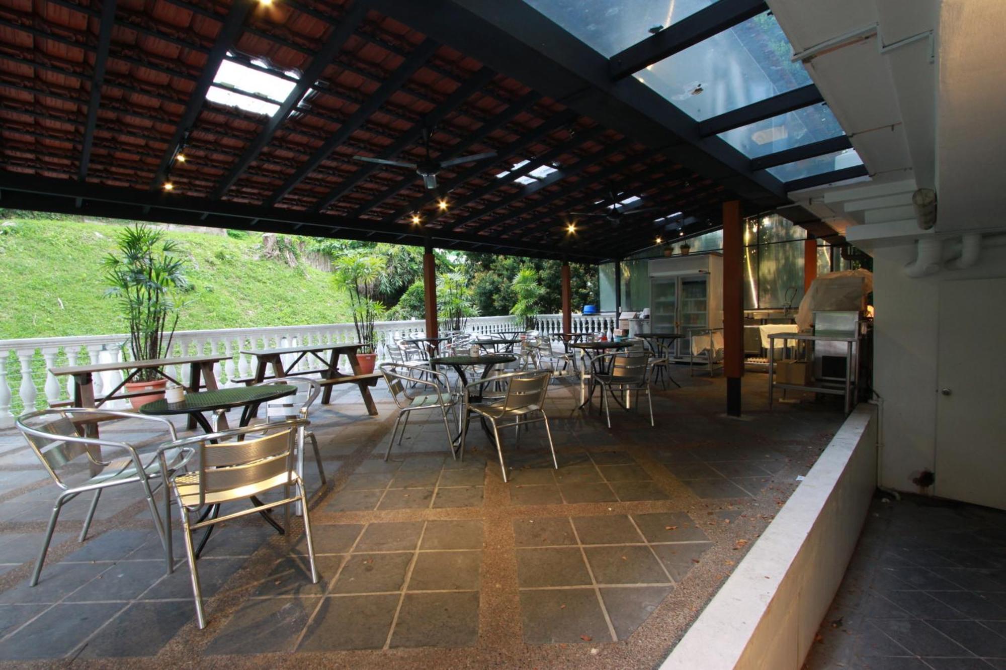 Khách sạn Harbour 3*